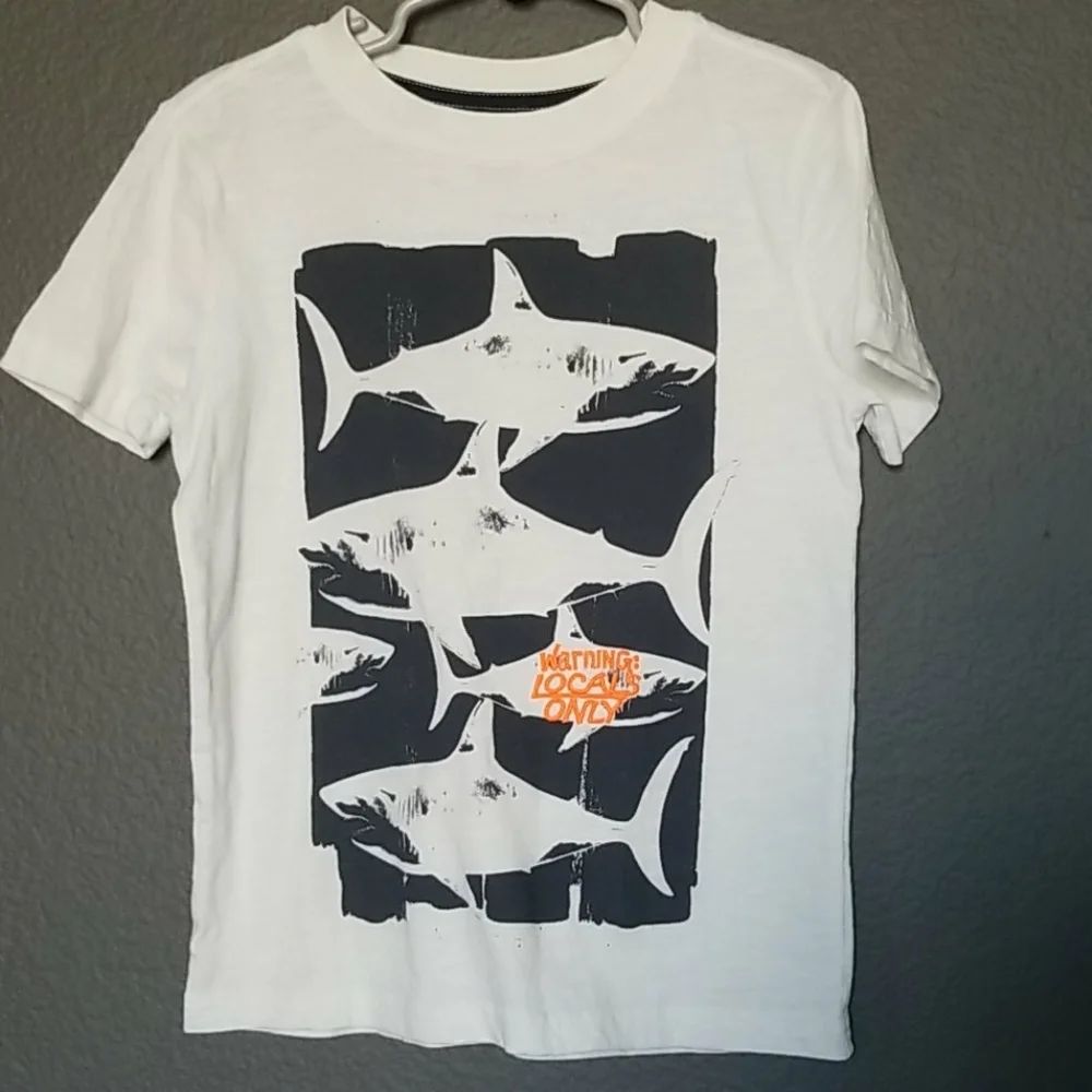 Gymboree boys shark t shirt XS 4